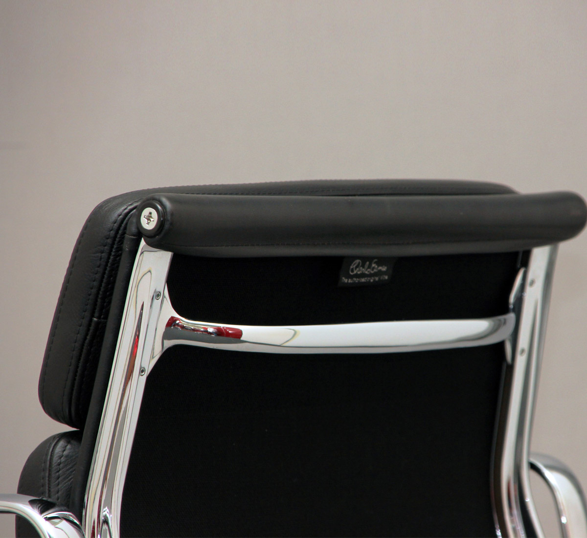 Vitra Soft Pad Ea 219 Chair