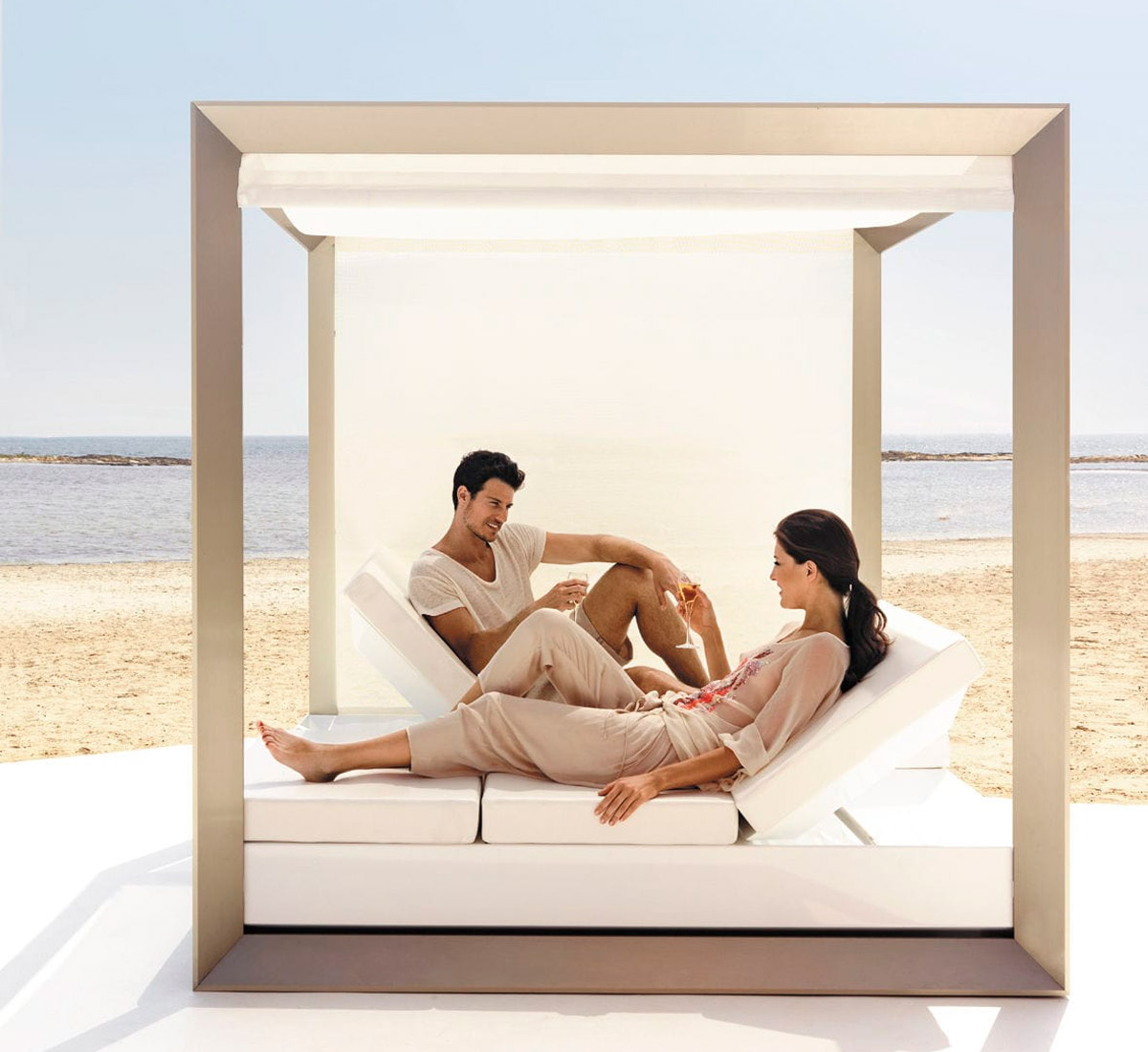 Vondom Vela Canopy Daybed