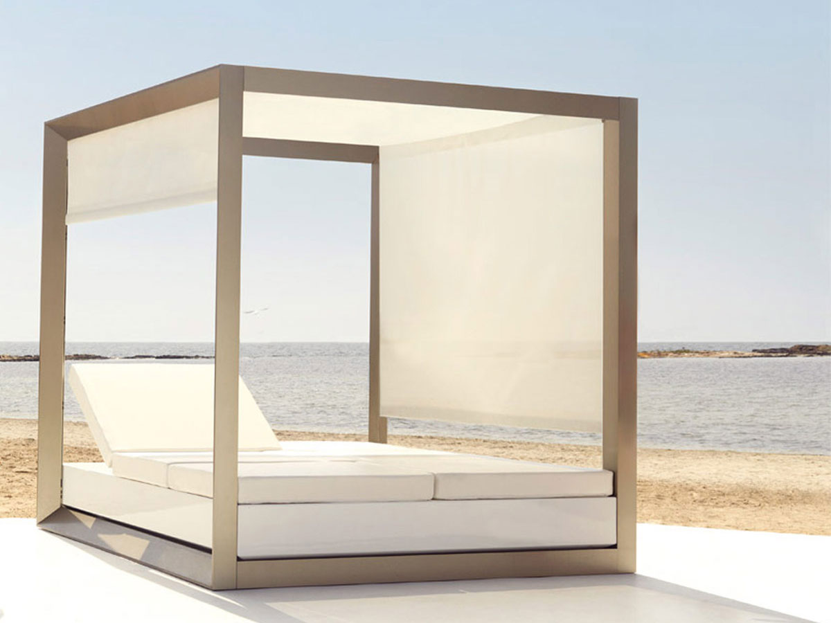 Vondom Vela Canopy Daybed