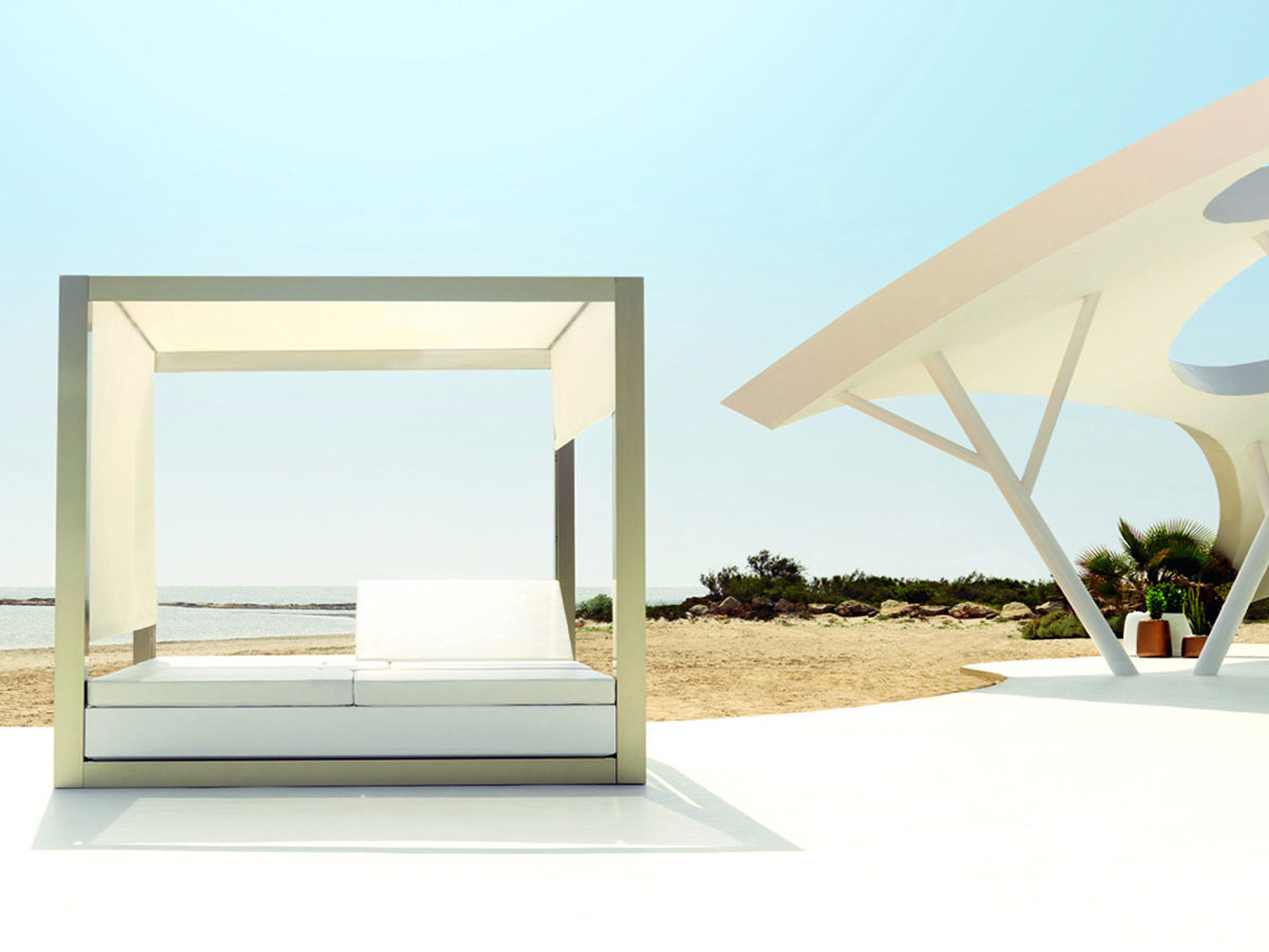 Vondom Vela Canopy Daybed