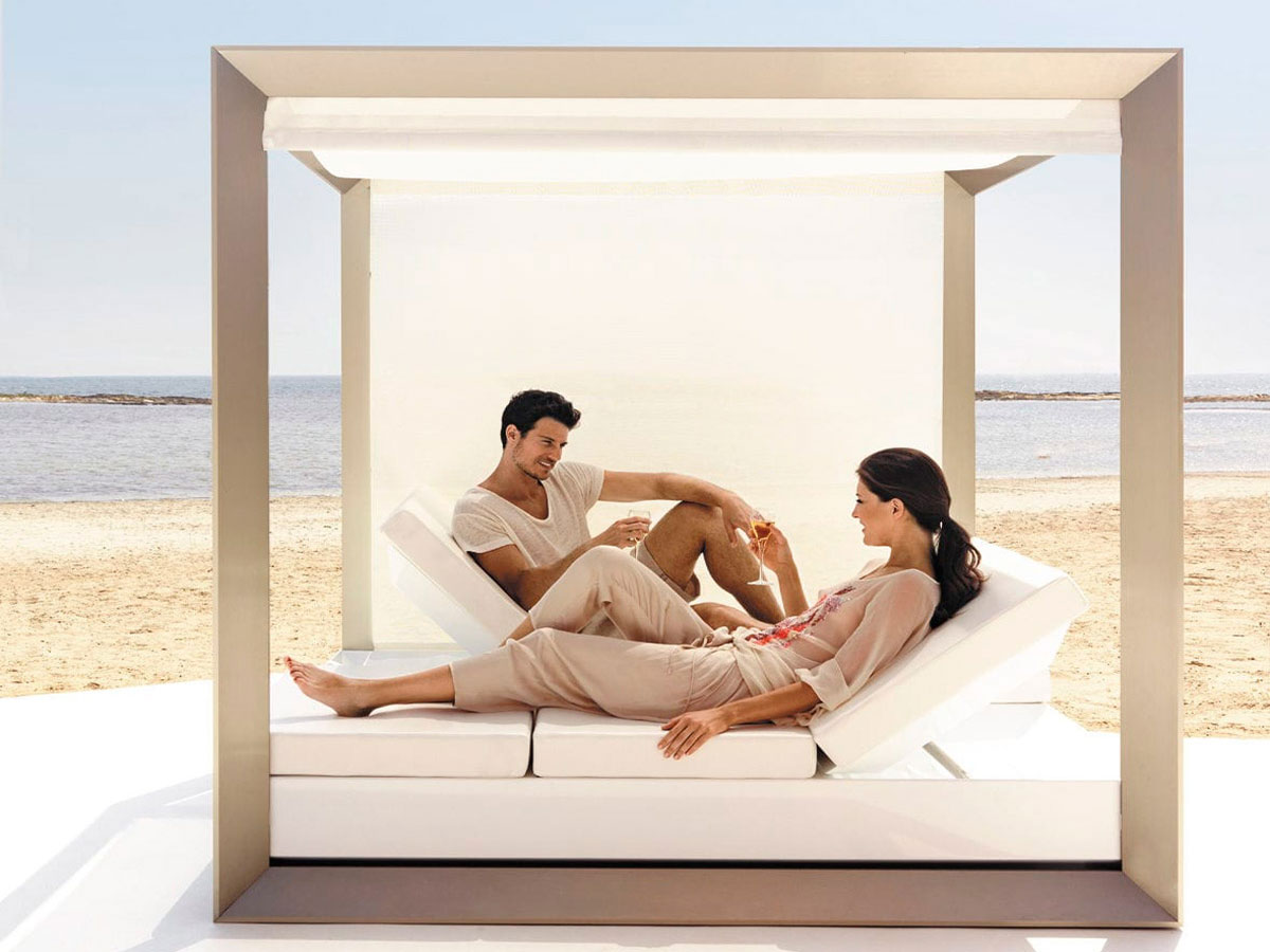 Vondom Vela Canopy Daybed